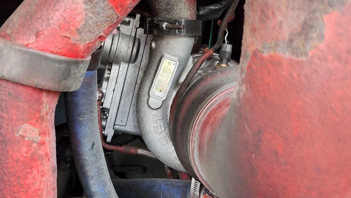 2011 MCI J4500 NEW ENGINE - Image 29