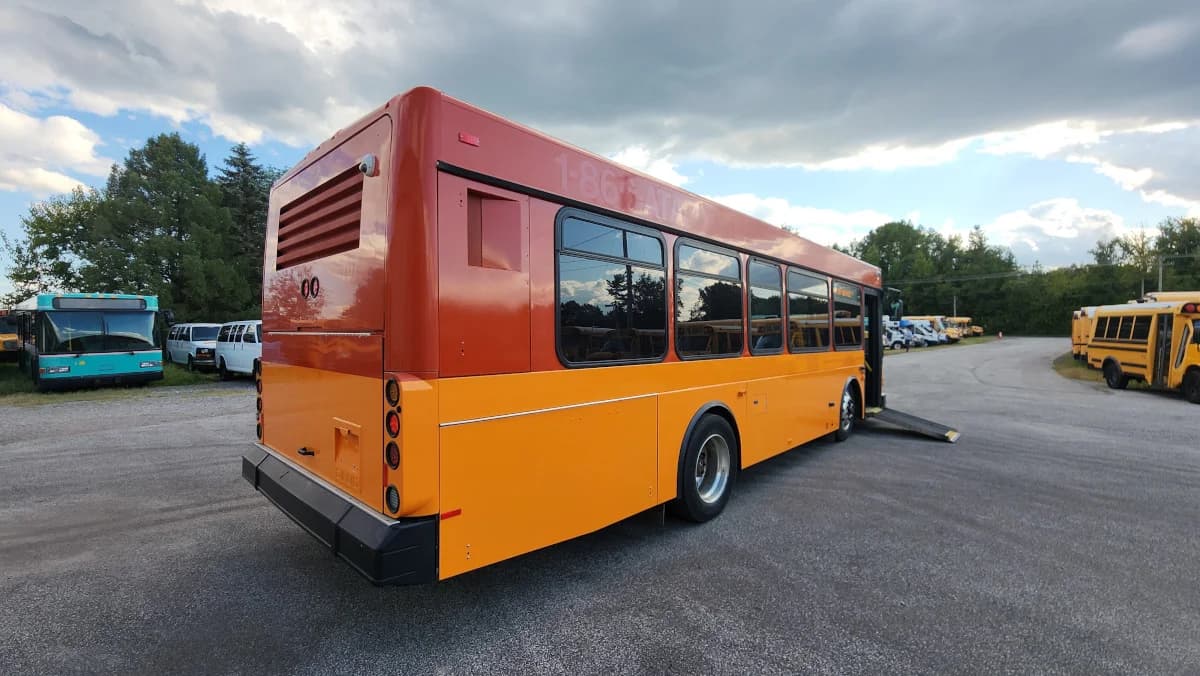 2005 GILLIG Low Floor 28 FT Transit - Image 4
