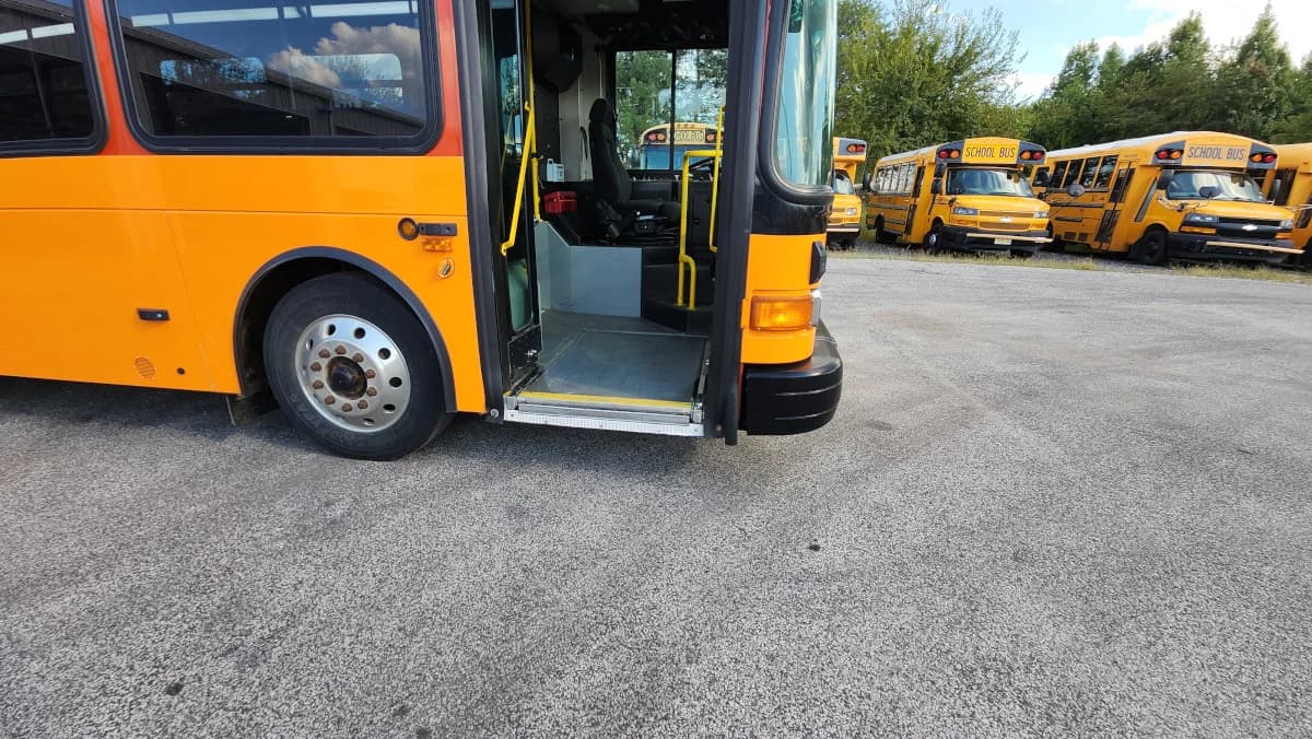 2005 GILLIG Low Floor 28 FT Transit - Image 24