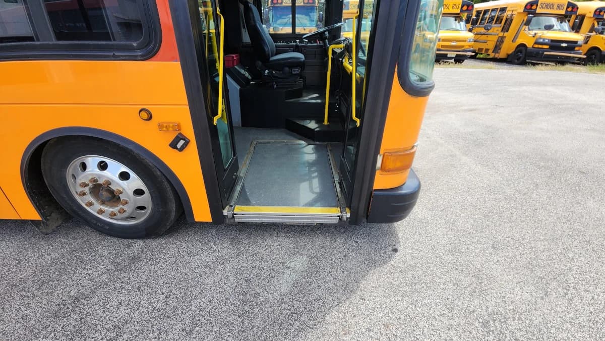 2007 Gillig Low Floor 28FT Transit - Image 6