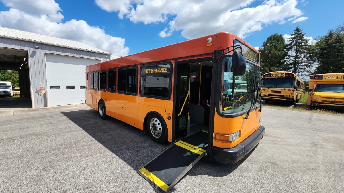 2007 Gillig Low Floor 28FT Transit - Image 2