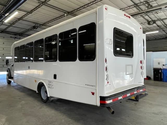 2018 Ford F-550 ADA Starcraft 26P - Image 20