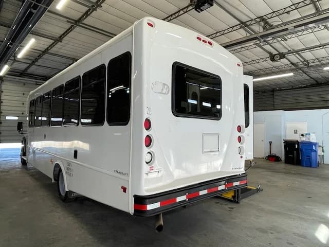 2018 Ford F-550 ADA Starcraft 26P - Image 3