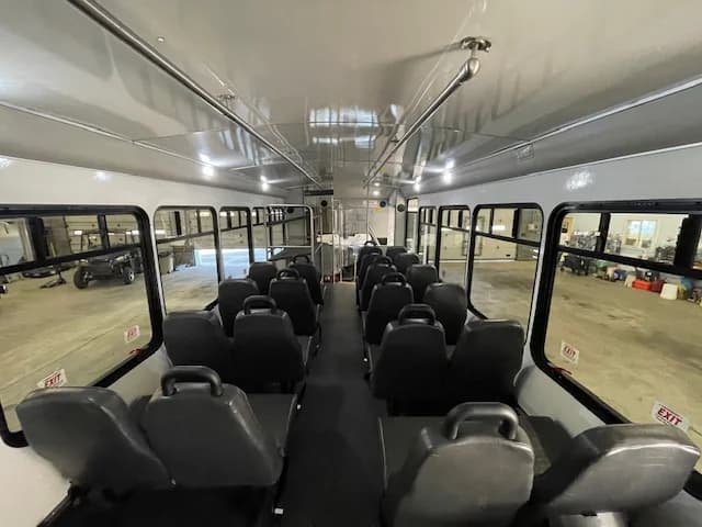 2018 Ford F-550 ADA Starcraft 26P - Image 9