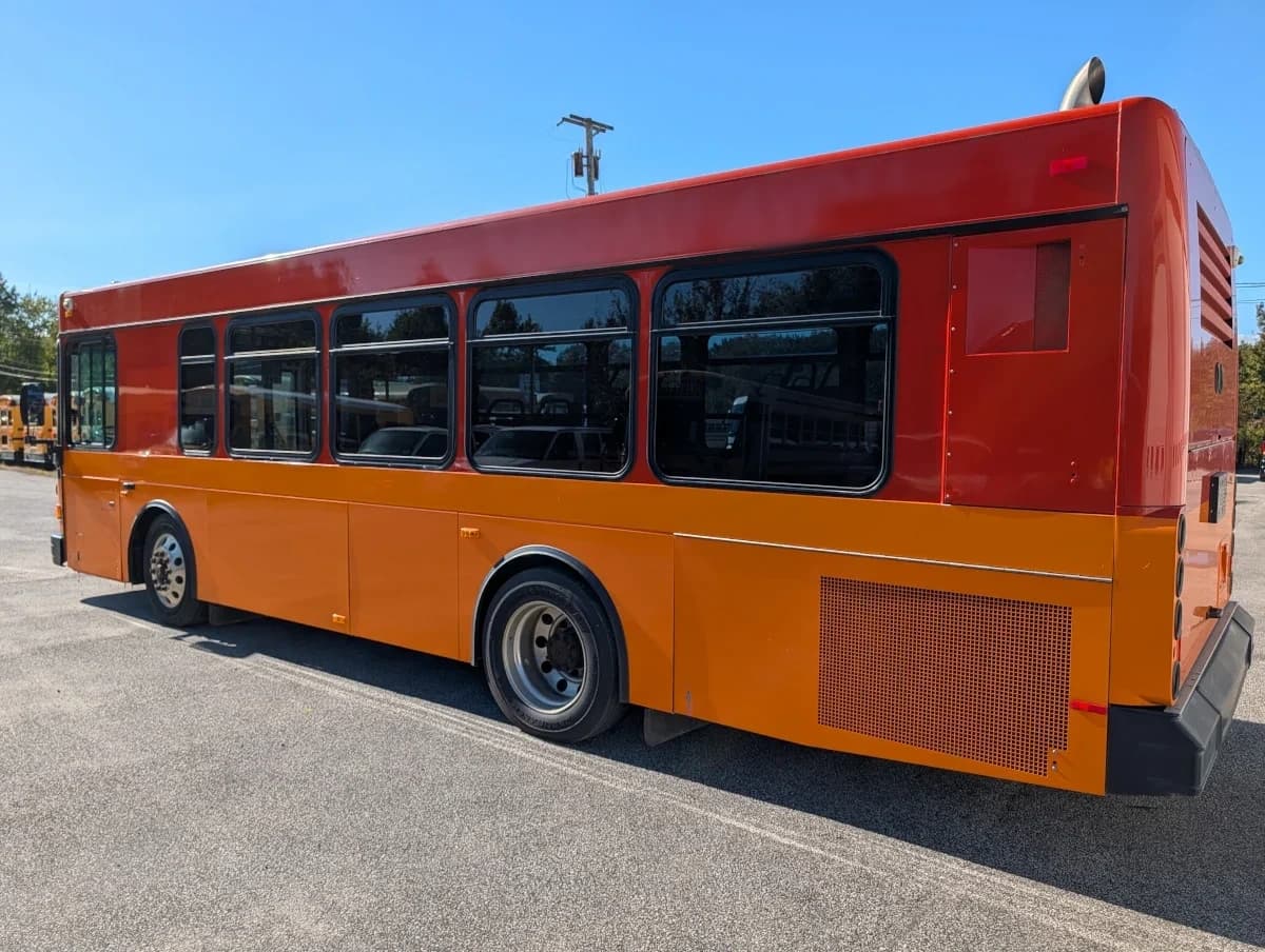 2005 Gillig Low Floor 28FT Transit - Image 3