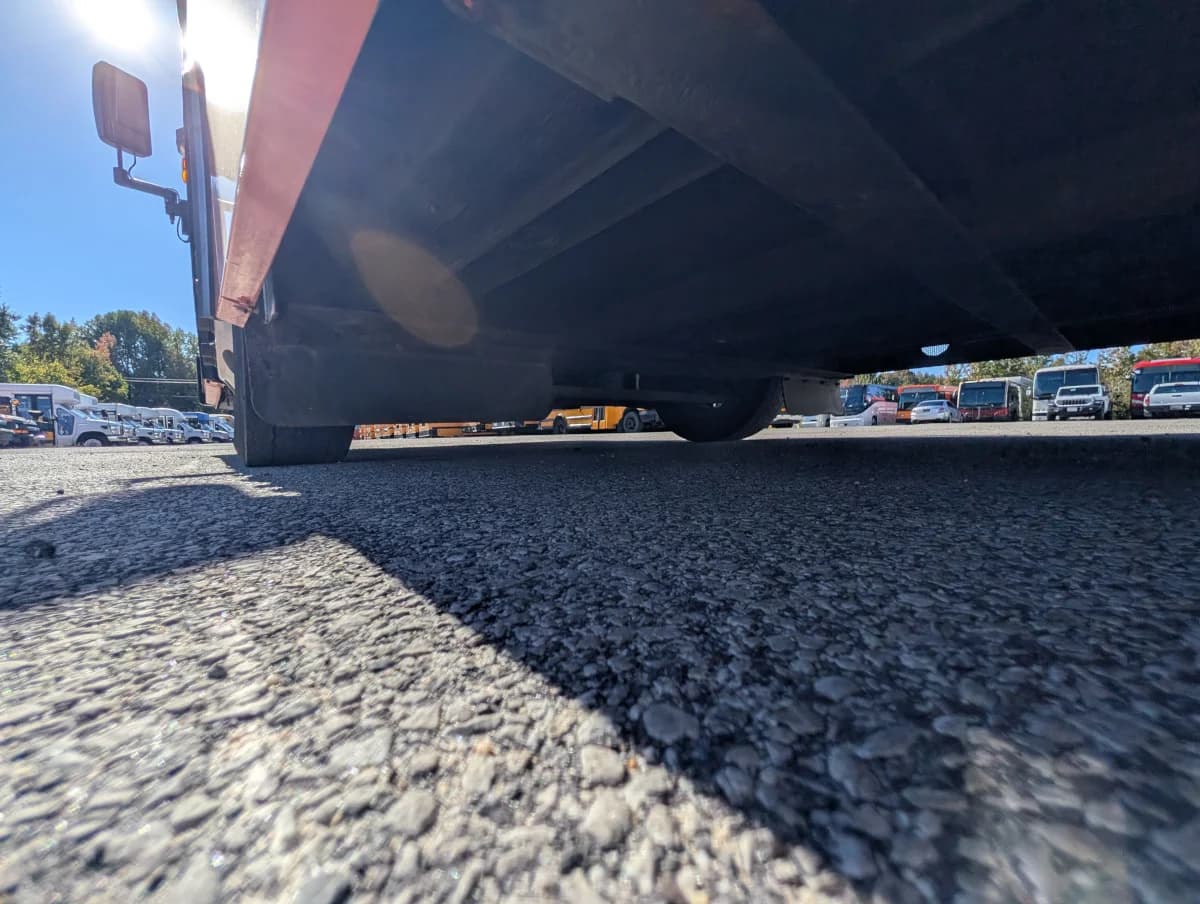 2005 Gillig Low Floor 28FT Transit - Image 18