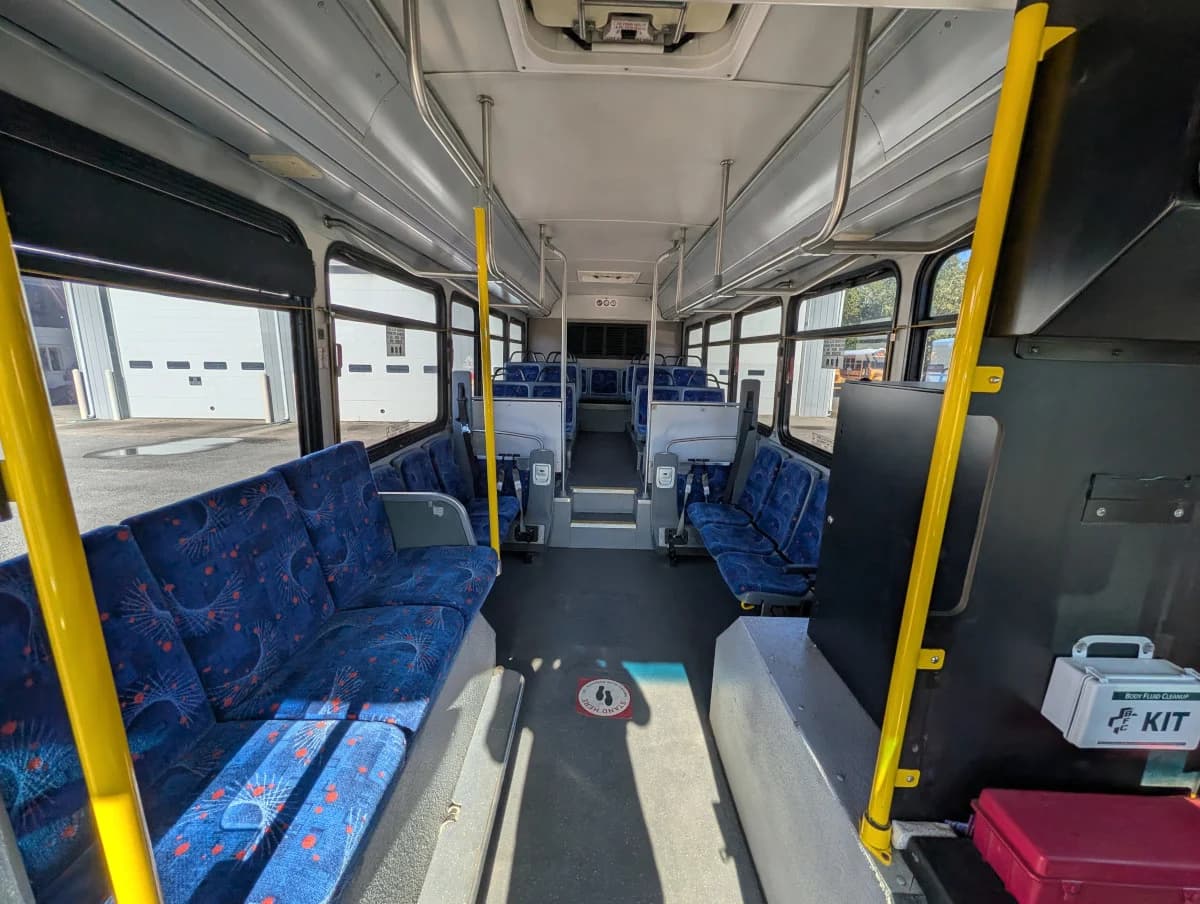 2005 Gillig Low Floor 28FT Transit - Image 7