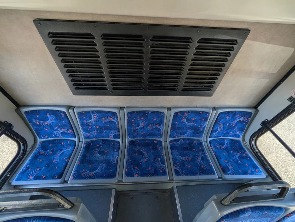 2005 Gillig Low Floor 28FT Transit - Image 16