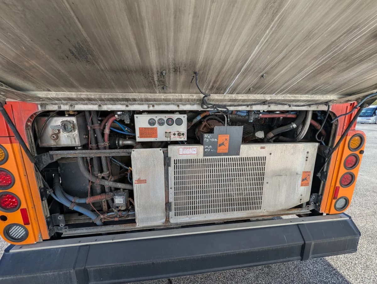 2005 Gillig Low Floor 28FT Transit - Image 21