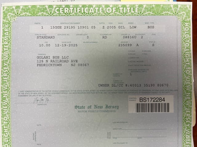 2005 Gillig Low Floor 28FT Transit - Image 32