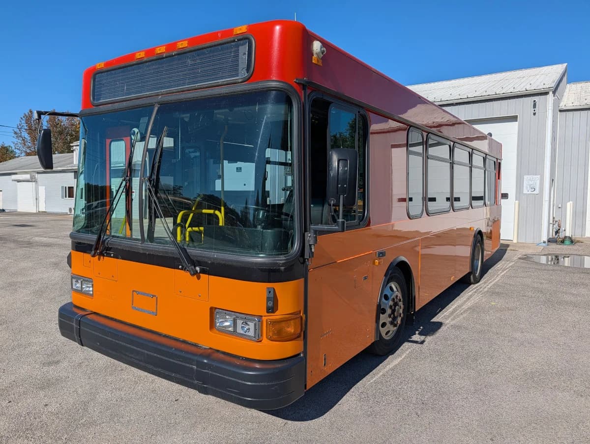 2005 Gillig Low Floor 28FT Transit - Image 23