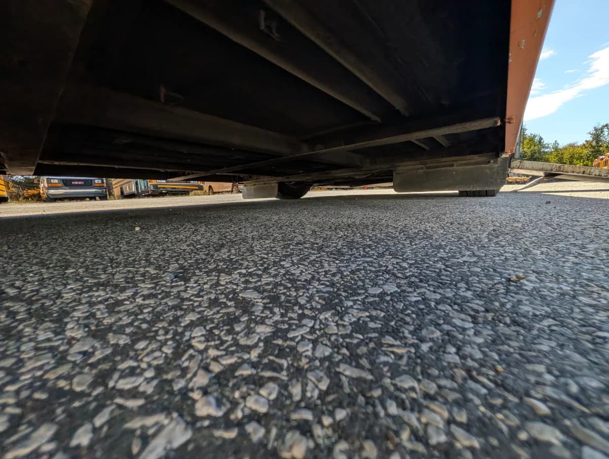 2005 Gillig Low Floor 28FT Transit - Image 19