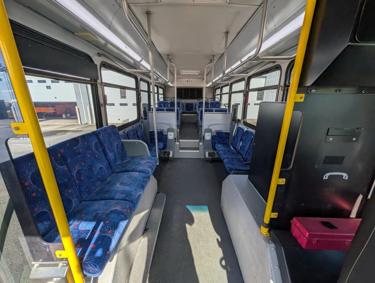 2005 Gillig Low Floor 28FT Transit - Image 5