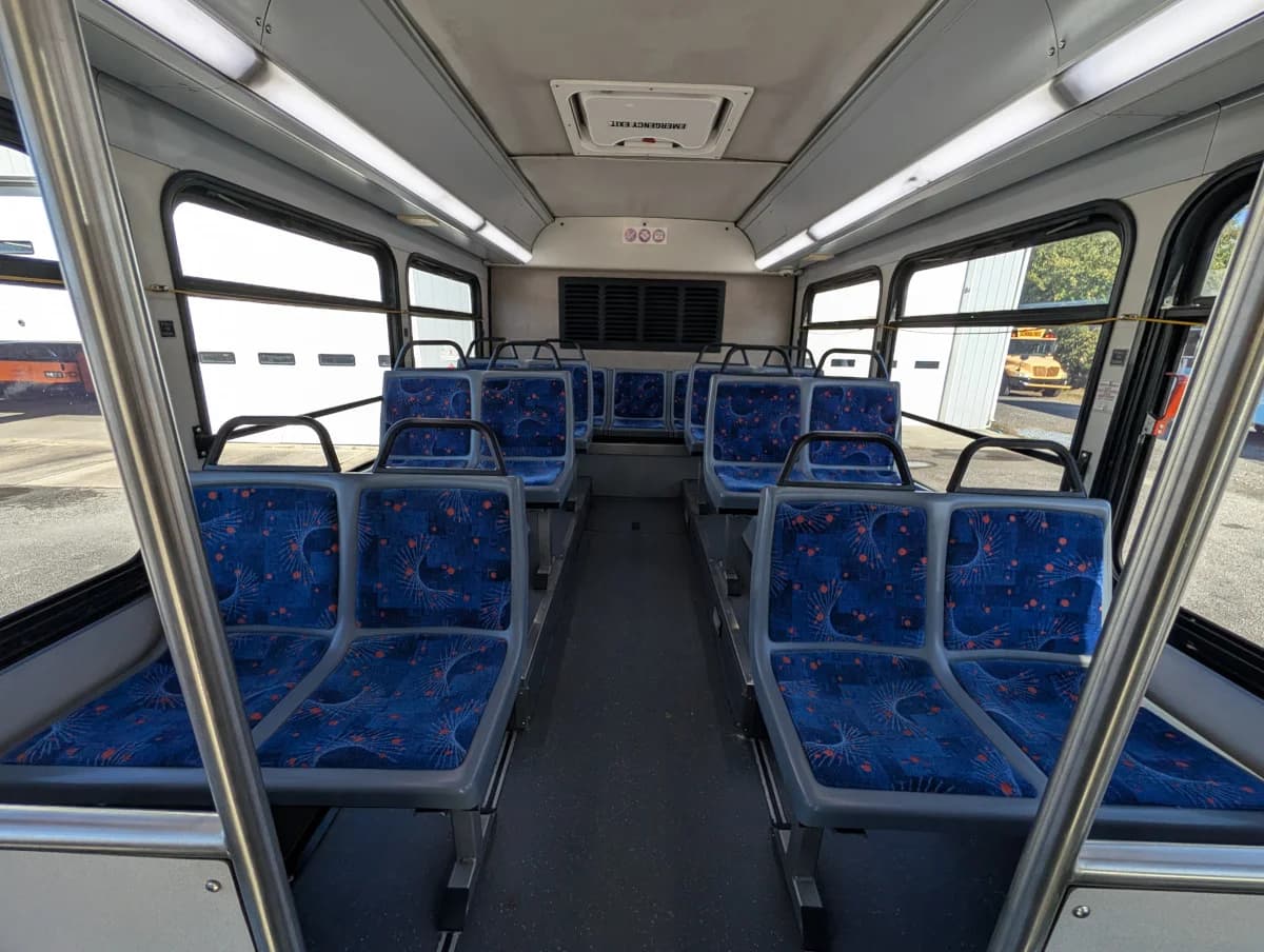2005 Gillig Low Floor 28FT Transit - Image 15