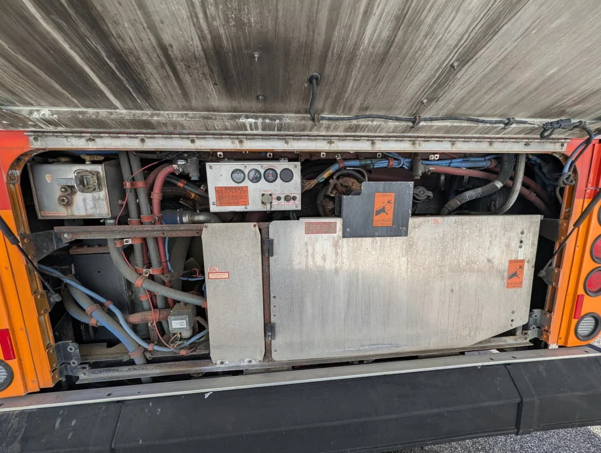 2005 Gillig Low Floor 28FT Transit - Image 20