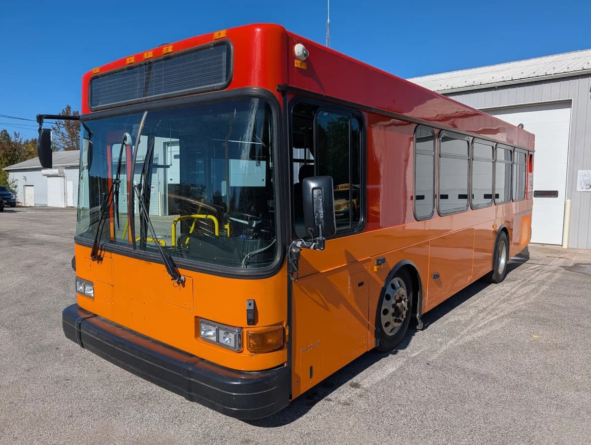 2005 Gillig Low Floor 28FT Transit - Image 23