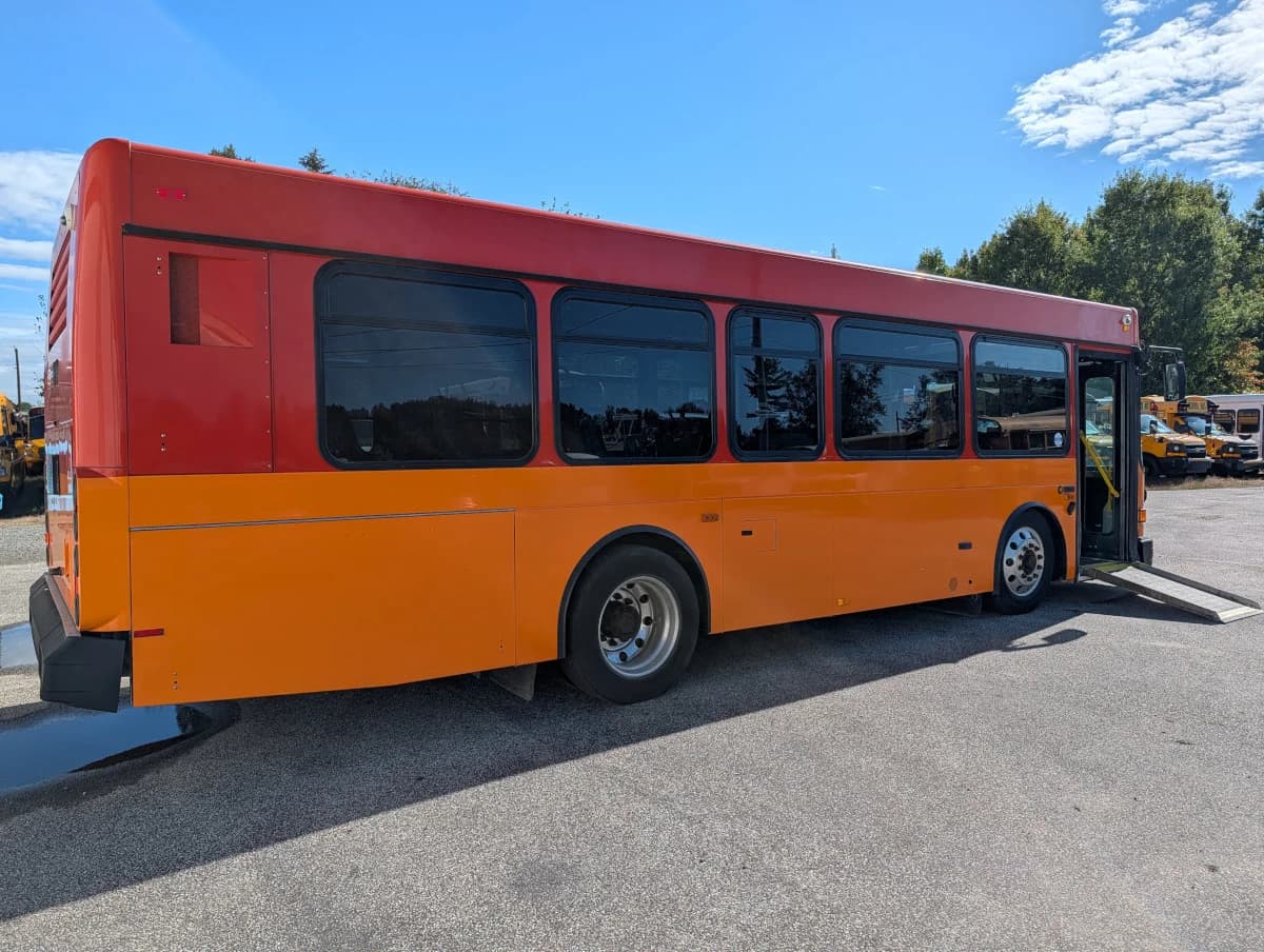 2005 Gillig Low Floor 28FT Transit - Image 4