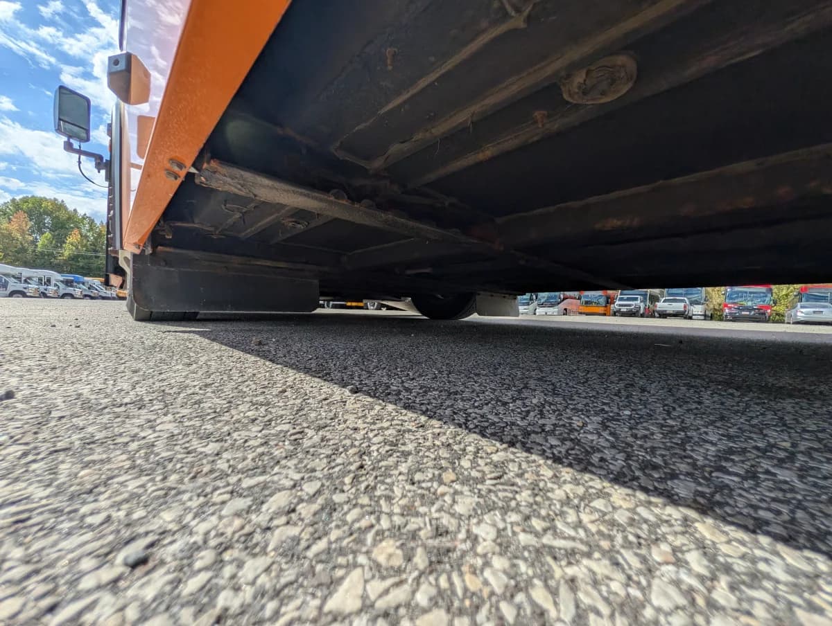 2005 Gillig Low Floor 28 FT Transit - Image 17