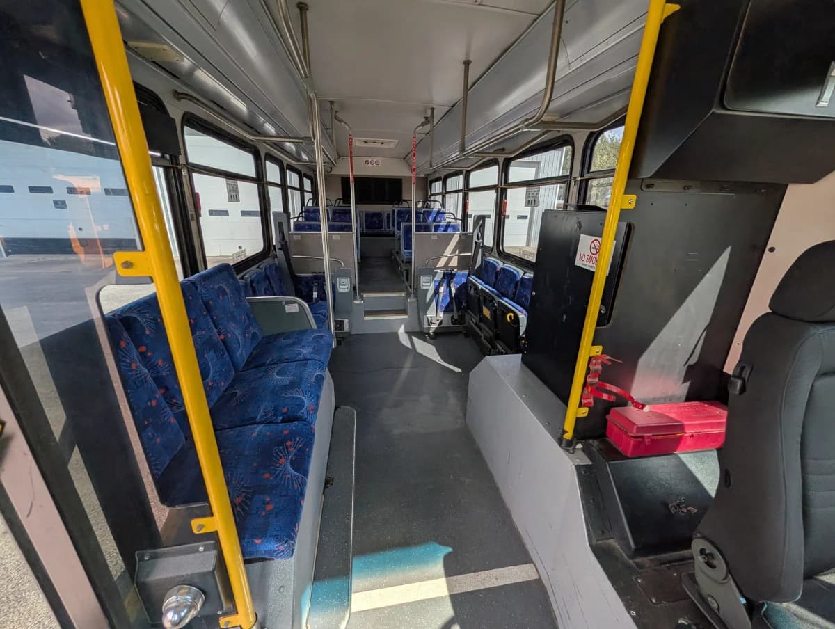 2005 Gillig Low Floor 28 FT Transit - Image 6