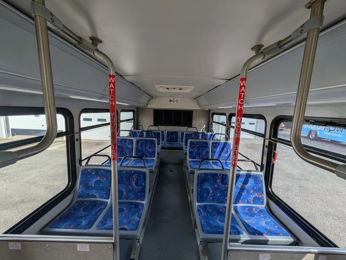 2005 Gillig Low Floor 28 FT Transit - Image 14