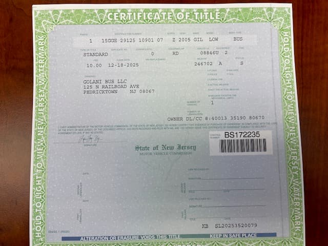 2005 Gillig Low Floor 28 FT Transit - Image 33