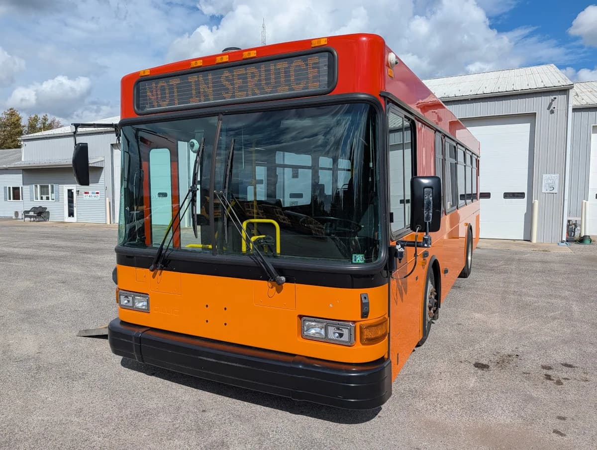 2005 Gillig Low Floor 28 FT Transit - Image 26