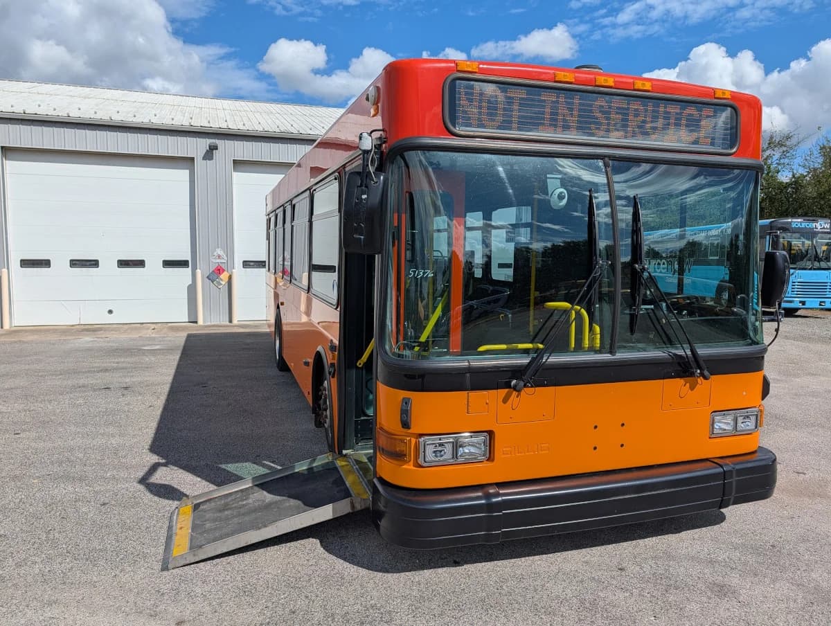 2005 Gillig Low Floor 28 FT Transit - Image 27