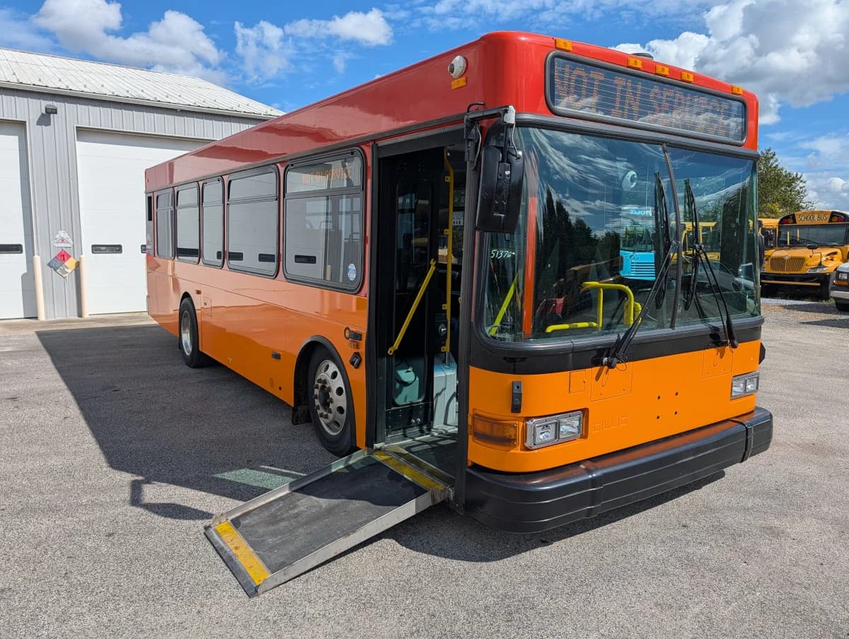 2005 Gillig Low Floor 28 FT Transit - Image 23