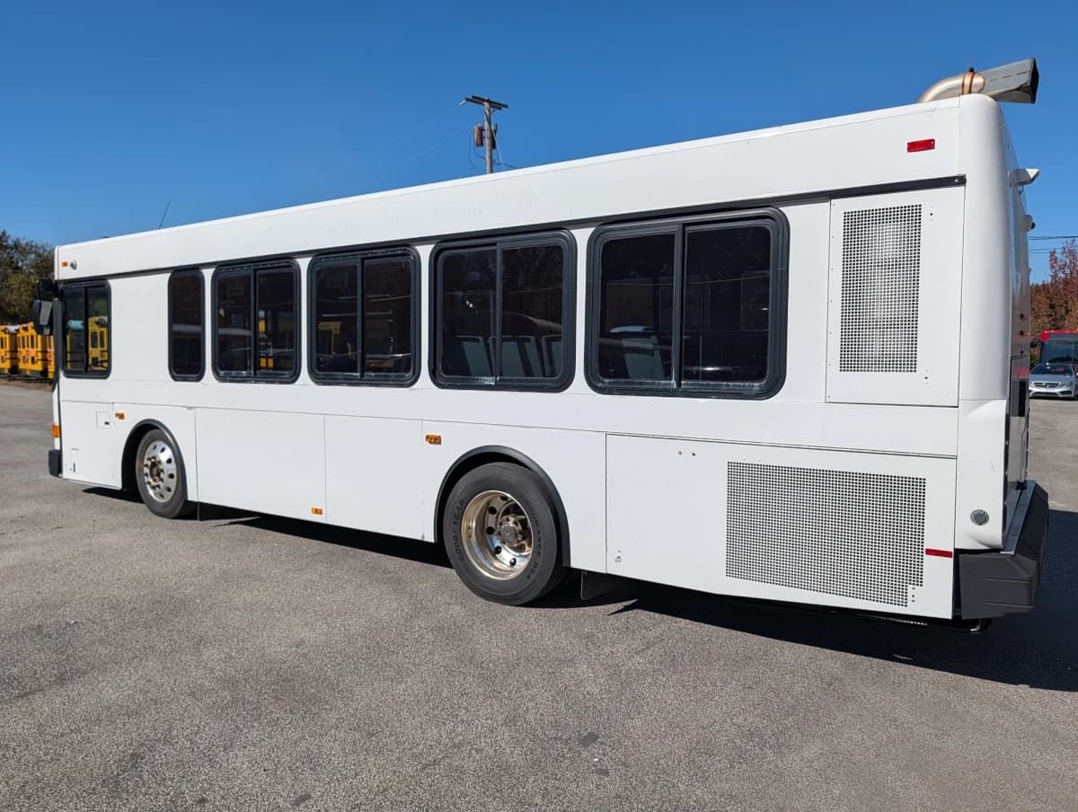 2007 Gillig Low Floor 28 FT Transit - Image 3