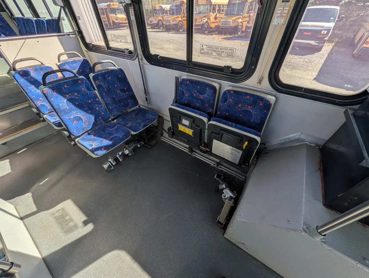 2007 Gillig Low Floor 28 FT Transit - Image 12