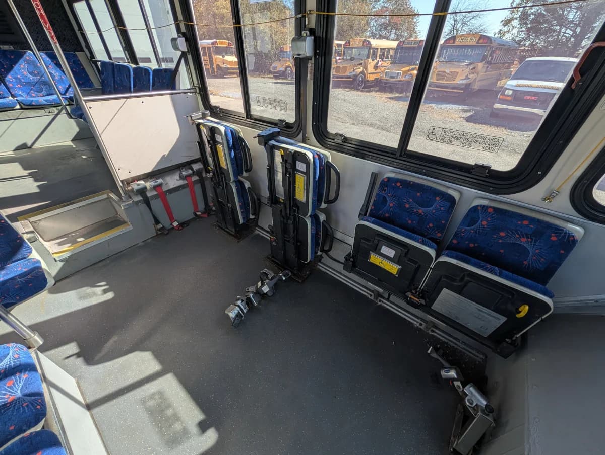 2007 Gillig Low Floor 28 FT Transit - Image 13