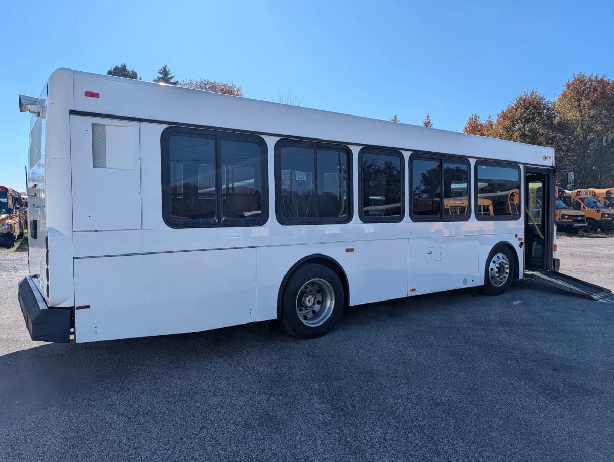2007 Gillig Low Floor 28 FT Transit - Image 4