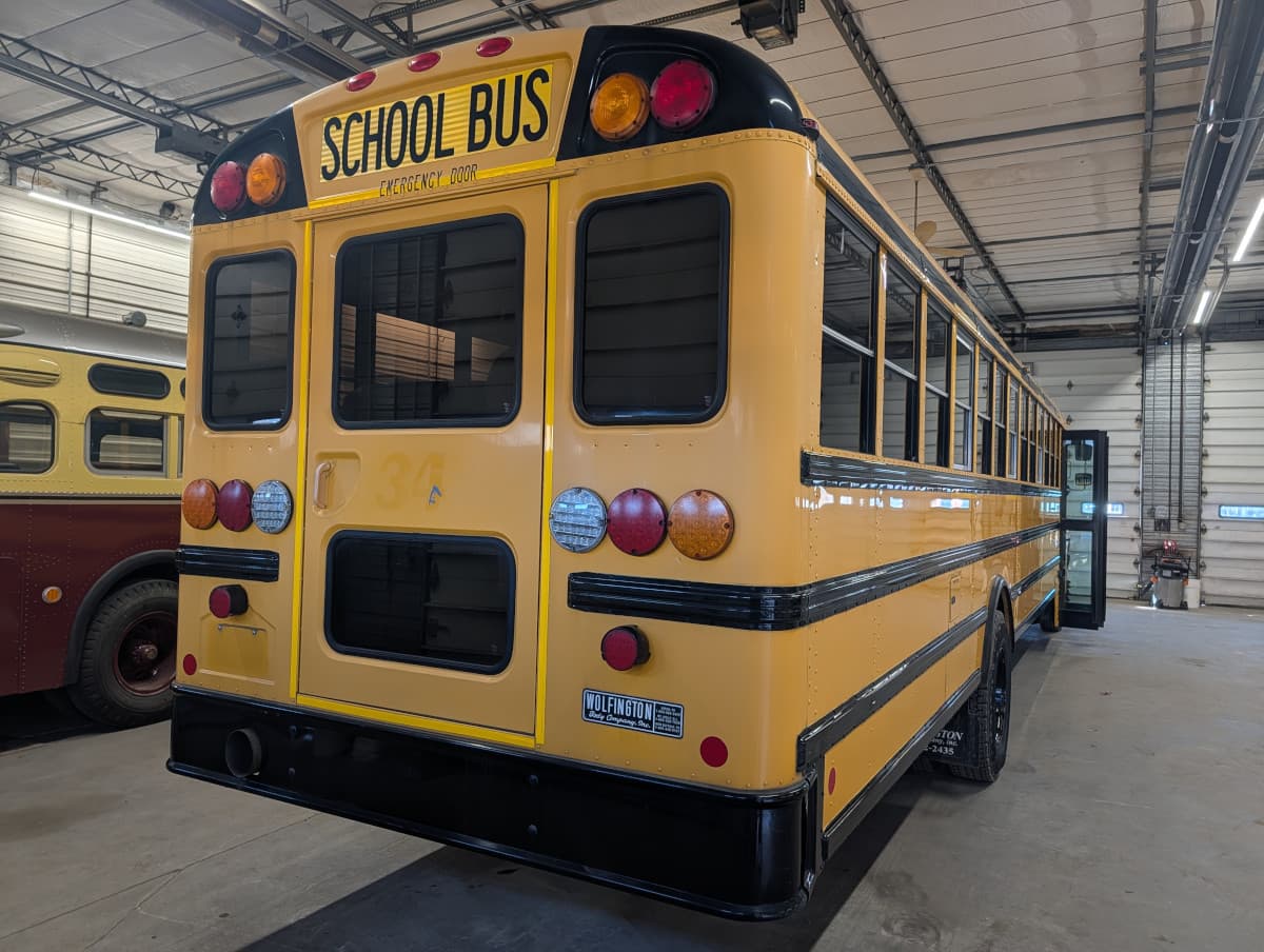 2018 International CE 77P - Image 16