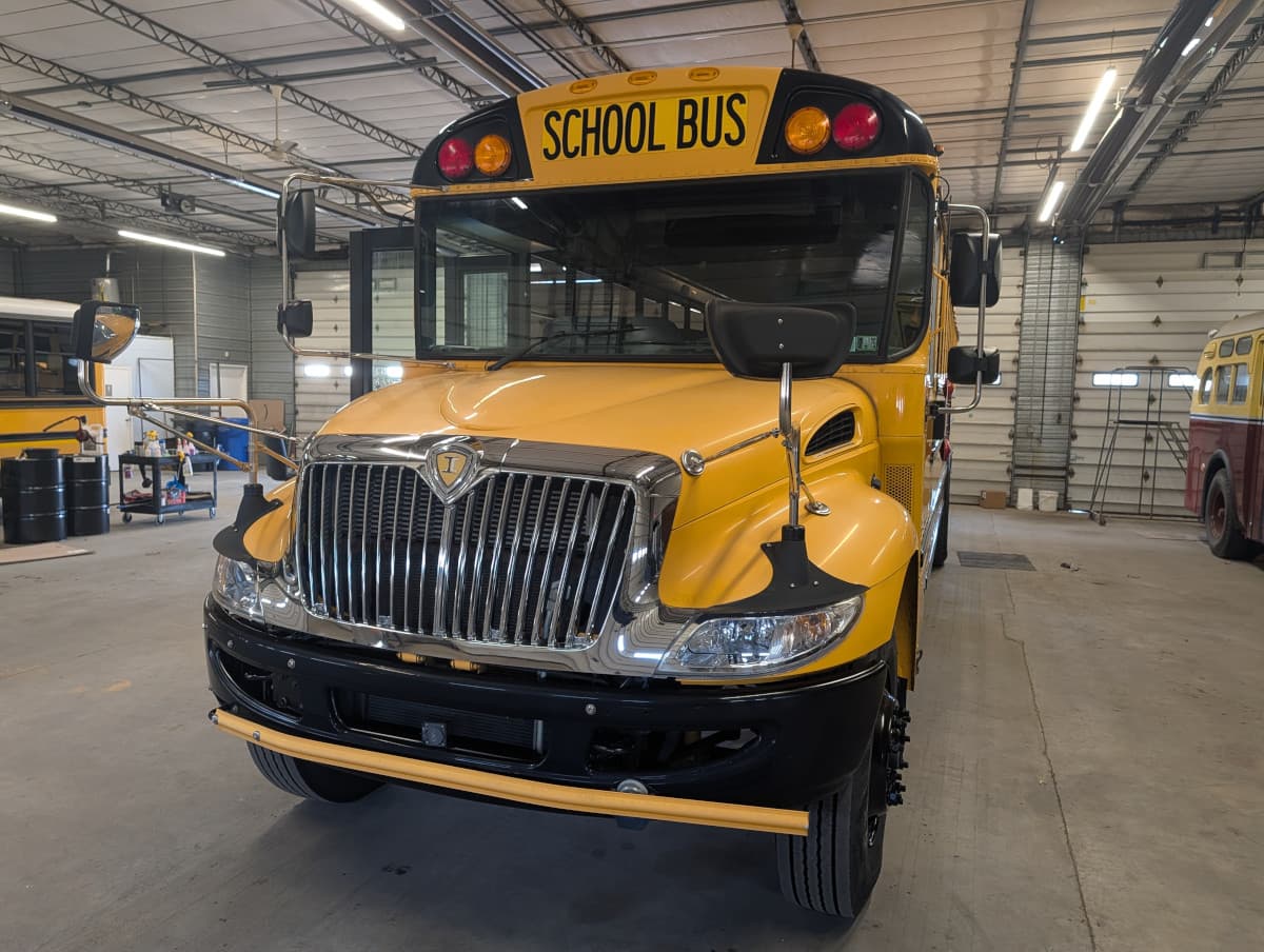 2018 International CE 77P - Image 12