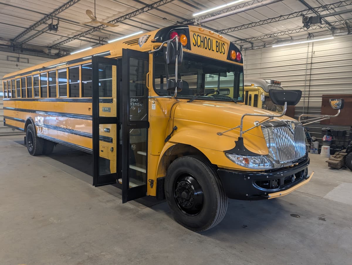 2018 International CE 77P - Image 14