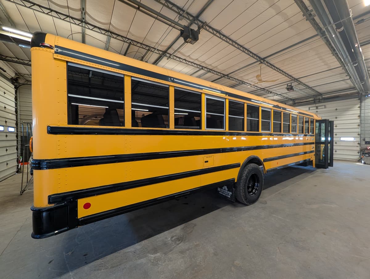 2018 International CE 77P - Image 3