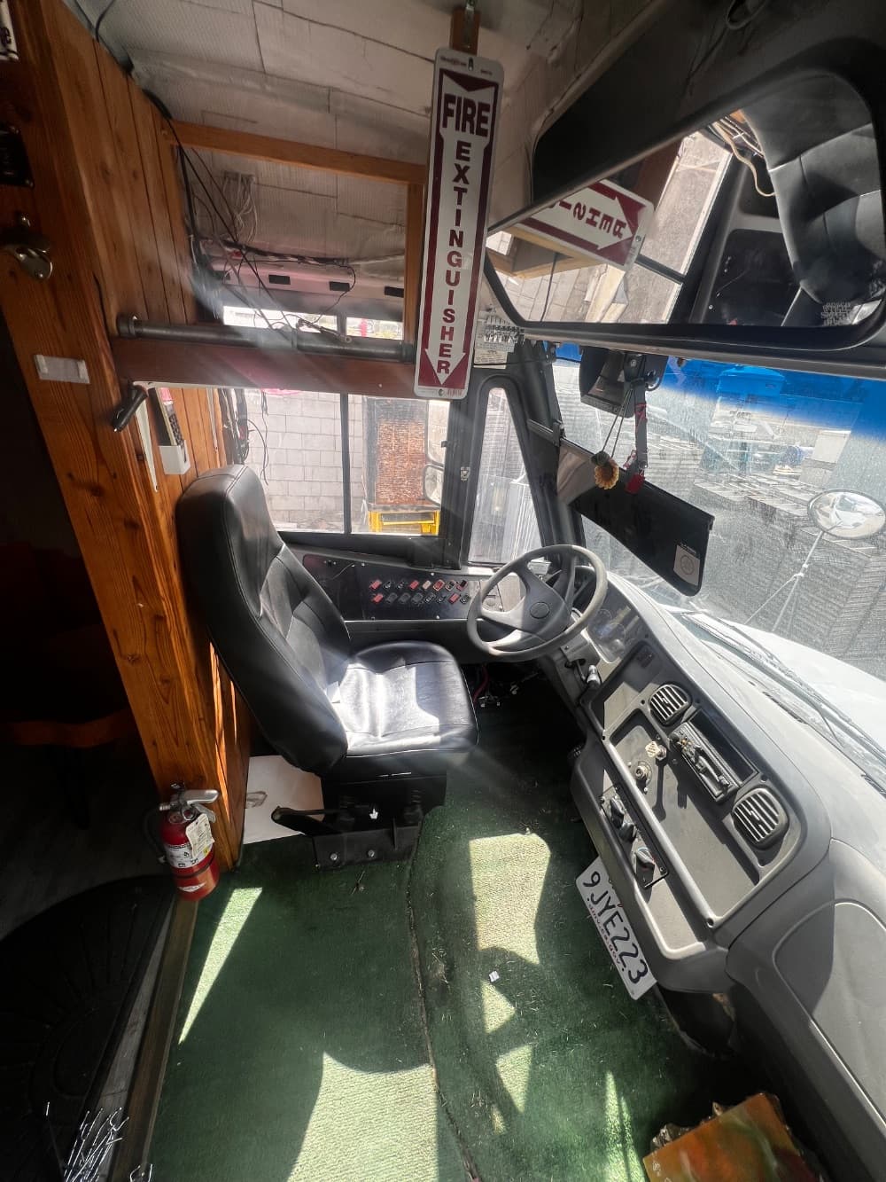 2007 Thomas Saf-T-Liner C2 - Image 2