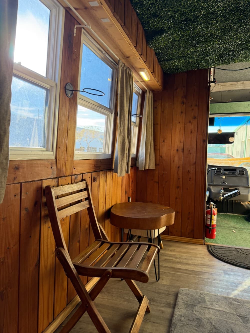 2007 Thomas Saf-T-Liner C2 - Image 9