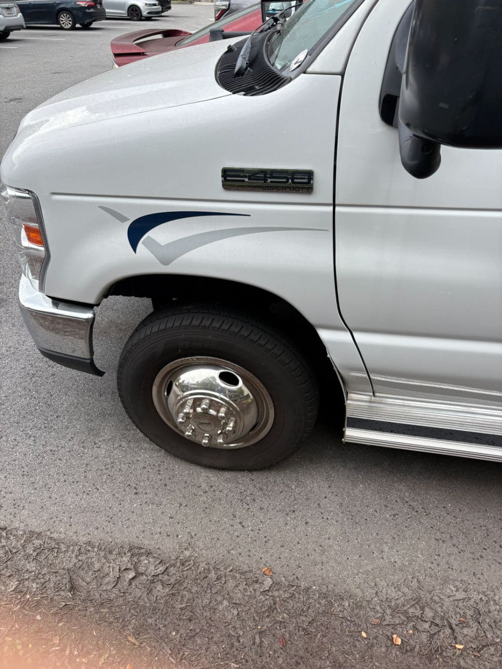 2020 Ford E450 - Thumbnail 11 2020 Ford E450 - Thumbnail 11