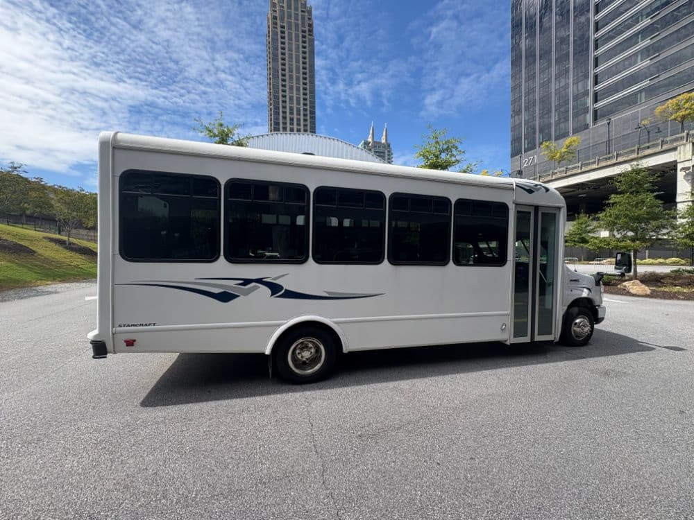 2020 Ford E450 - Thumbnail 6 2020 Ford E450 - Thumbnail 6