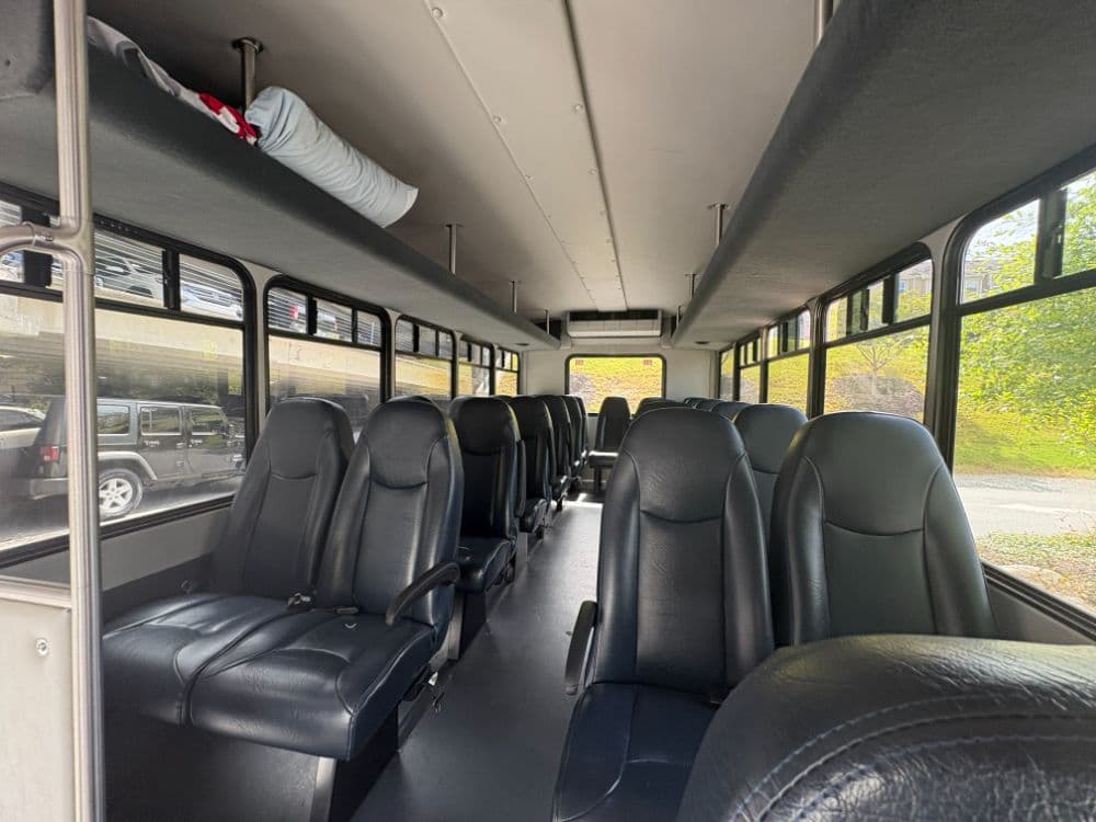 2020 Ford E450 - Thumbnail 4 2020 Ford E450 - Thumbnail 4