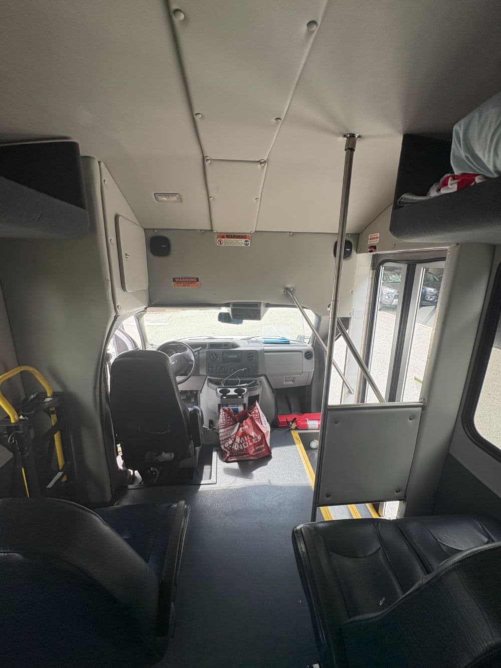 2020 Ford E450 - Thumbnail 2 2020 Ford E450 - Thumbnail 2