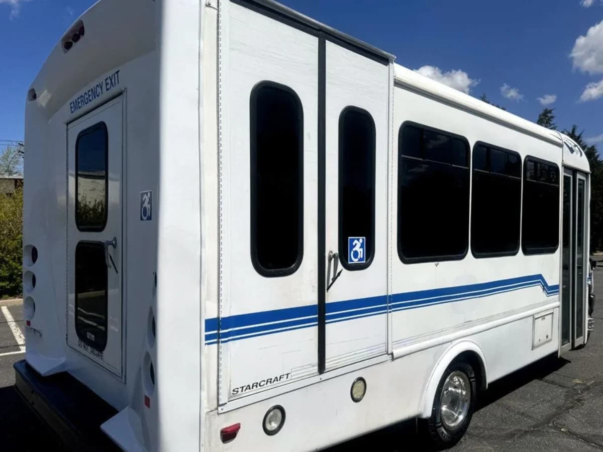 2014 Ford E350 Super Duty - Thumbnail 9 2014 Ford E350 Super Duty - Thumbnail 9