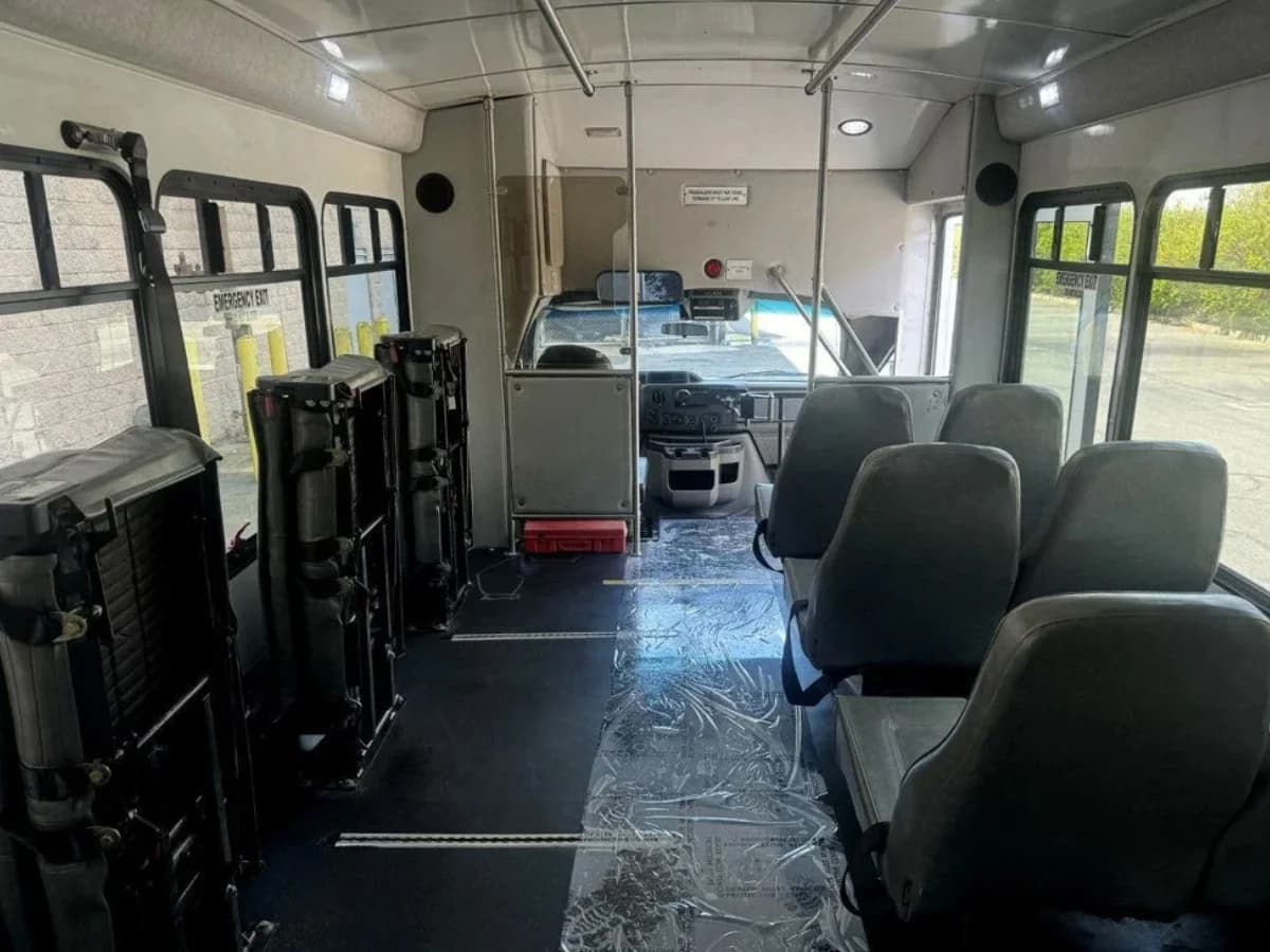 2014 Ford E350 Super Duty - Thumbnail 4 2014 Ford E350 Super Duty - Thumbnail 4