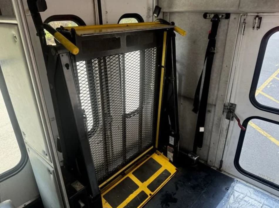 2014 Ford E350 Super Duty - Thumbnail 5 2014 Ford E350 Super Duty - Thumbnail 5