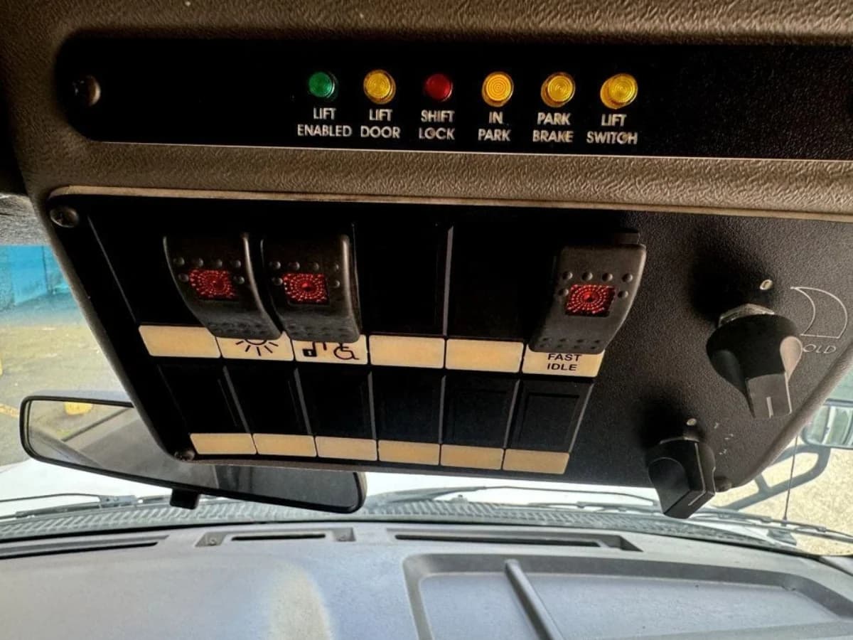 2014 Ford E350 Super Duty - Thumbnail 6 2014 Ford E350 Super Duty - Thumbnail 6