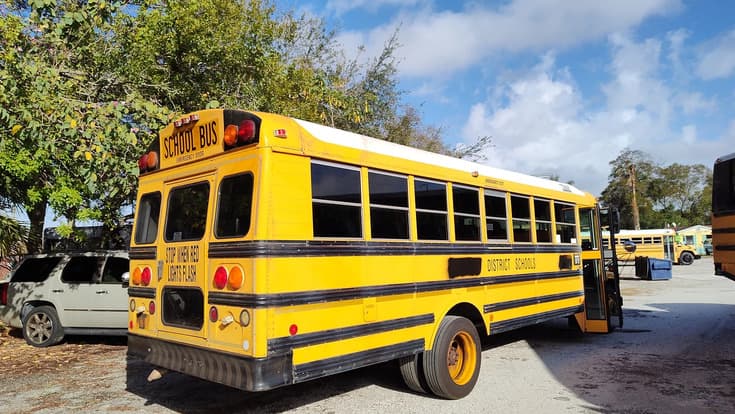 2002 Freightliner School Bus - Thumbnail 5 2002 Freightliner School Bus - Thumbnail 5