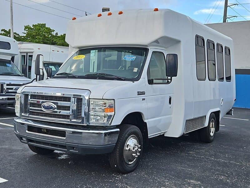 2013 Ford Econoline bus 2013 Ford Econoline bus