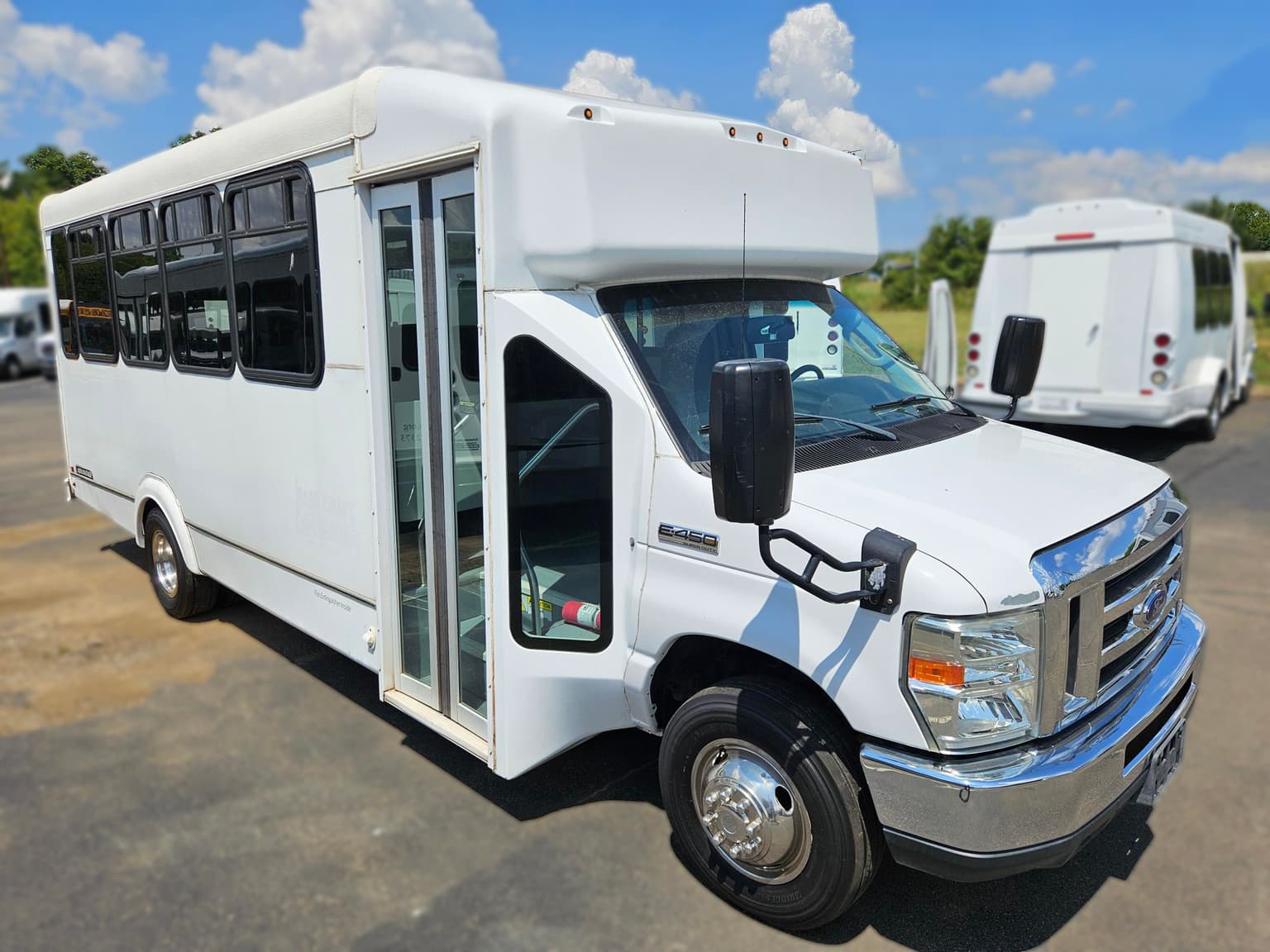 2017 El Dorado Advantage Shuttle Bus - Thumbnail 1 2017 El Dorado Advantage Shuttle Bus - Thumbnail 1