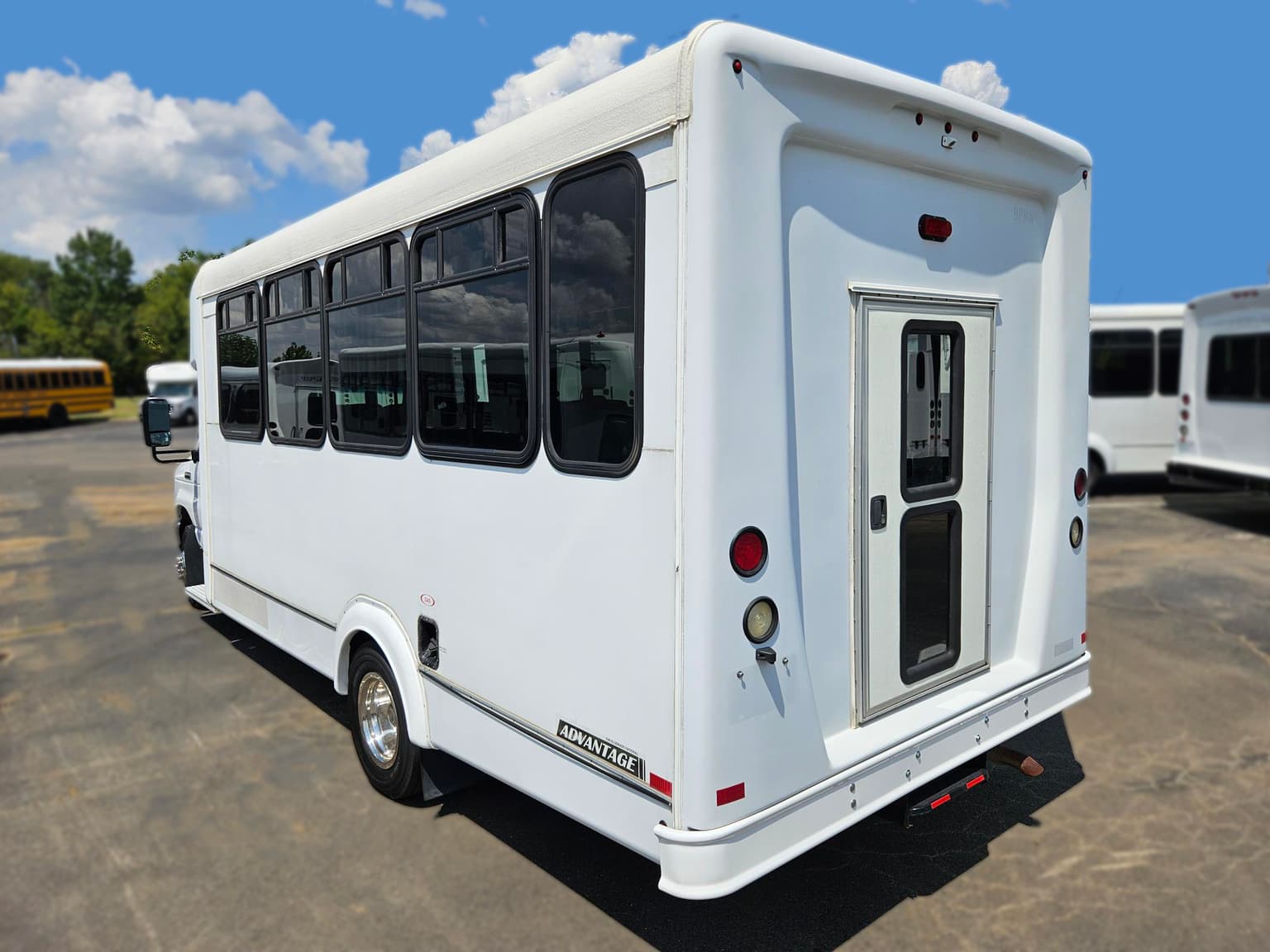 2017 El Dorado Advantage Shuttle Bus - Thumbnail 3 2017 El Dorado Advantage Shuttle Bus - Thumbnail 3